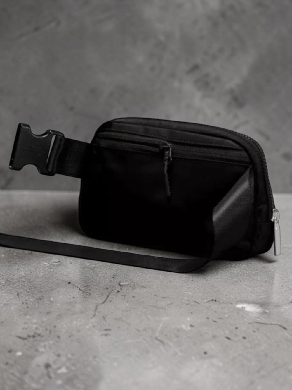 LULULEMON Everywhere Belt Bag – Black 1L, Extended Strap, NWT - Picture 9 of 11